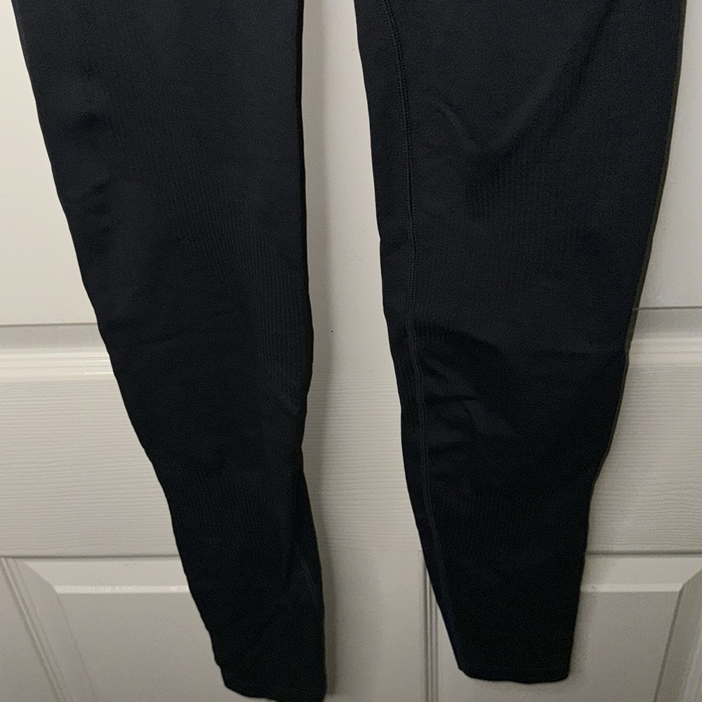 Like New PINK from Victoria’s Secret Leggings - Picture 4 of 4